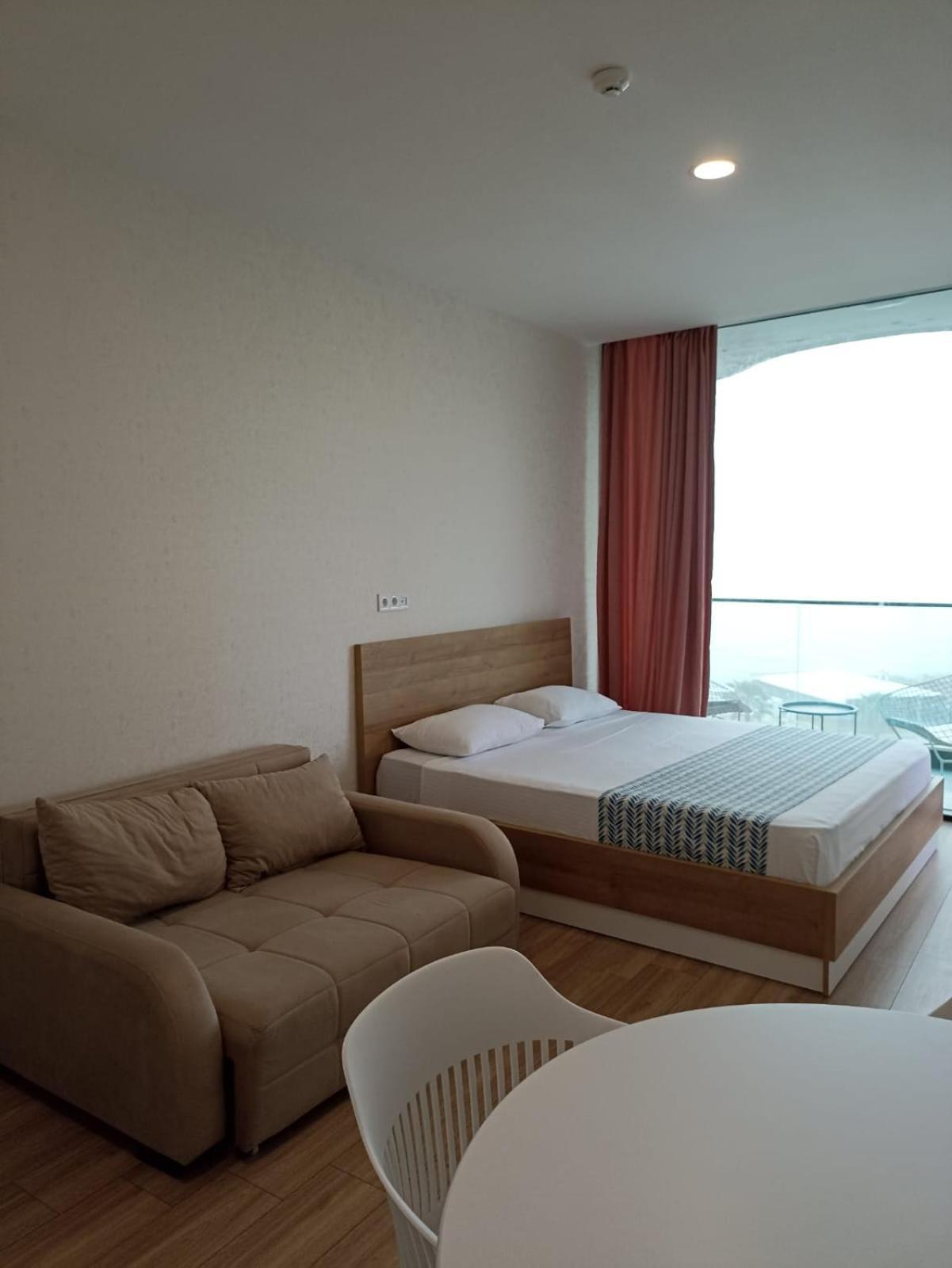 Hotel Navi Batoumi Extérieur photo