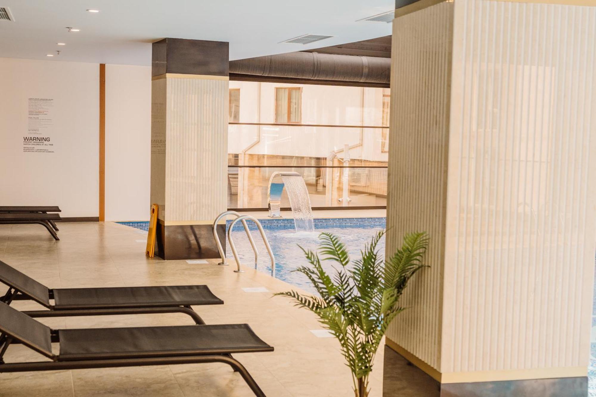 Hotel Navi Batoumi Extérieur photo