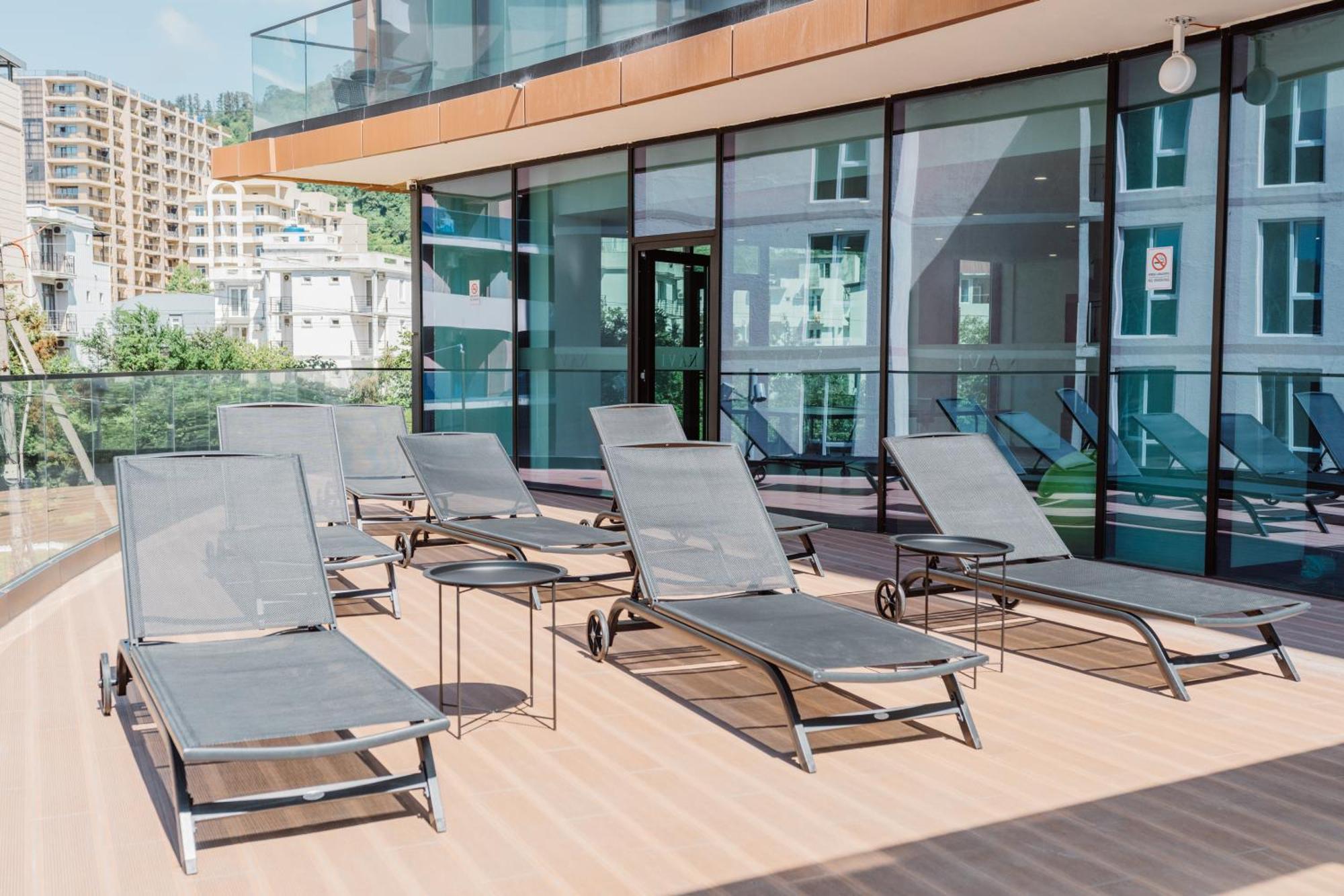Hotel Navi Batoumi Extérieur photo