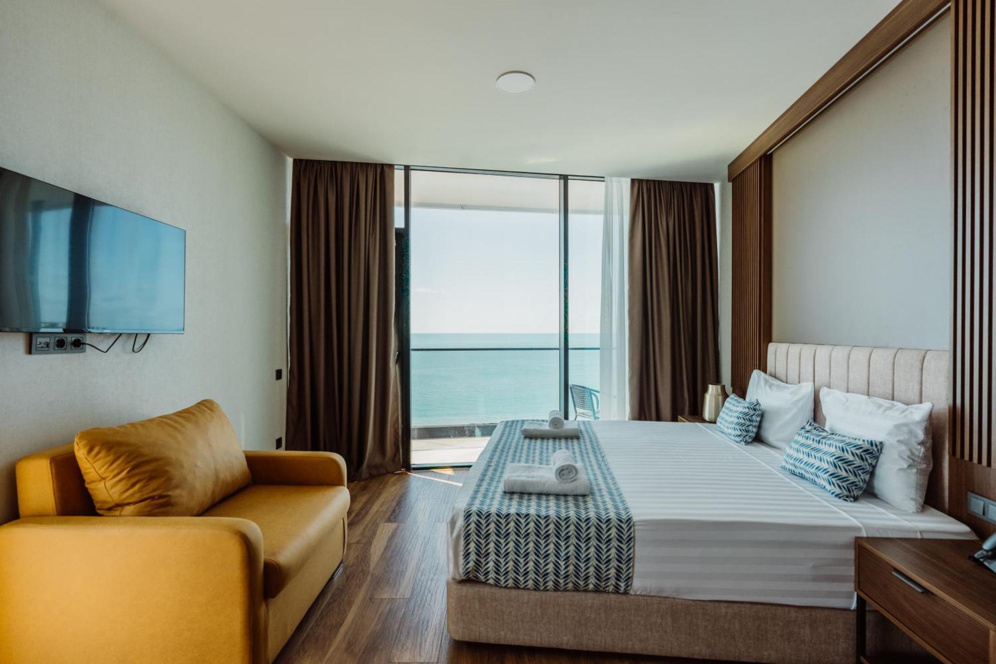 Hotel Navi Batoumi Extérieur photo