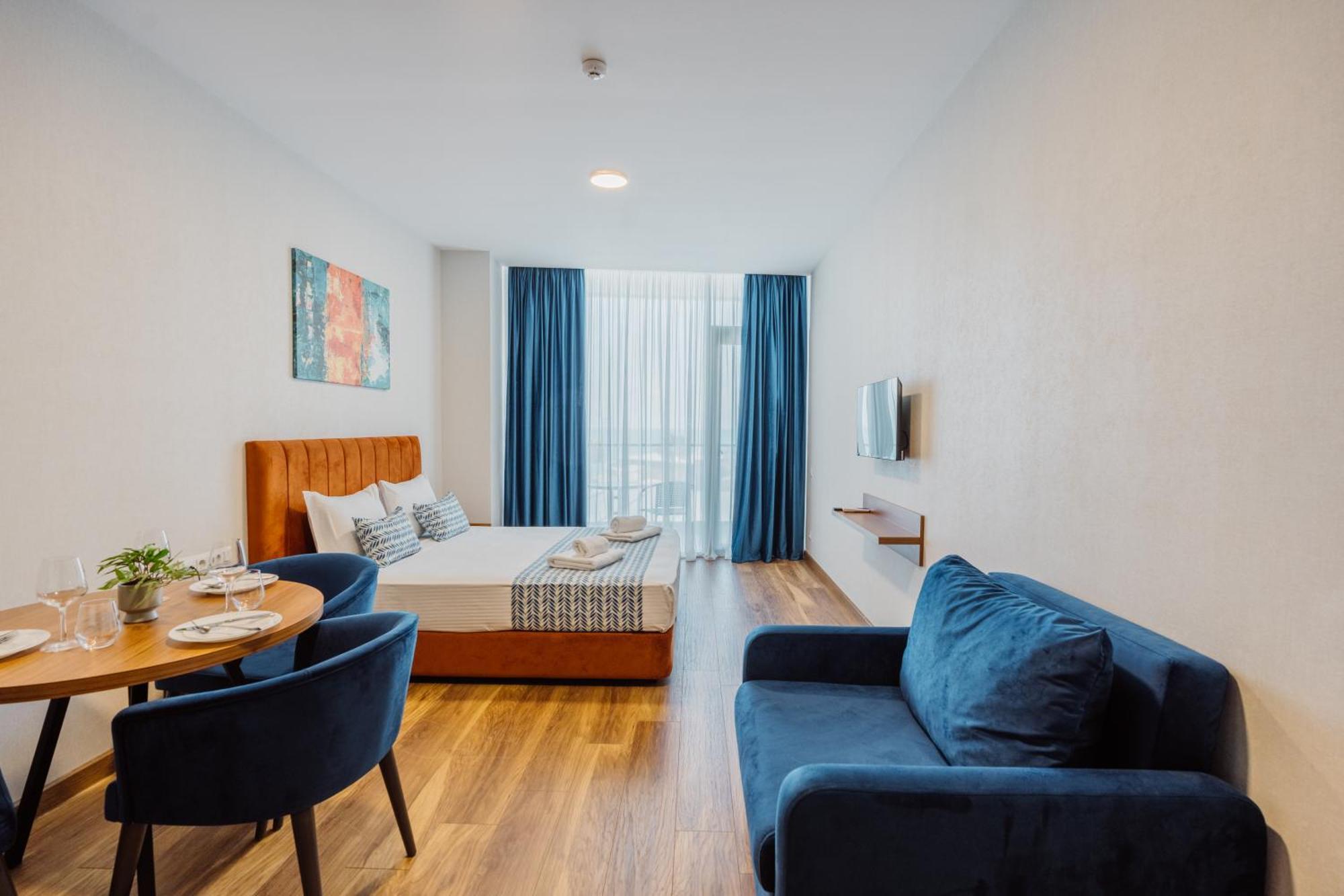 Hotel Navi Batoumi Extérieur photo