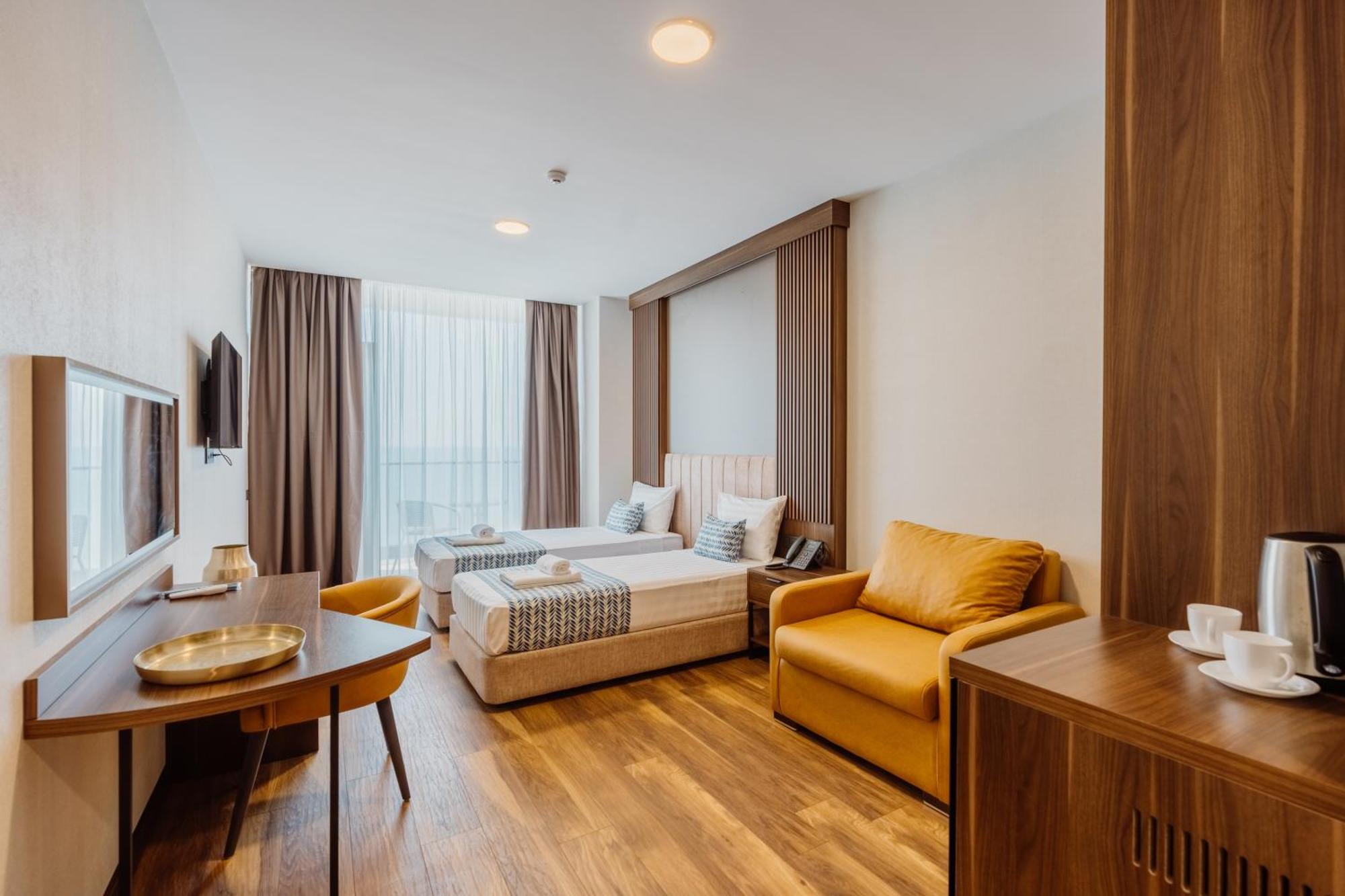 Hotel Navi Batoumi Extérieur photo
