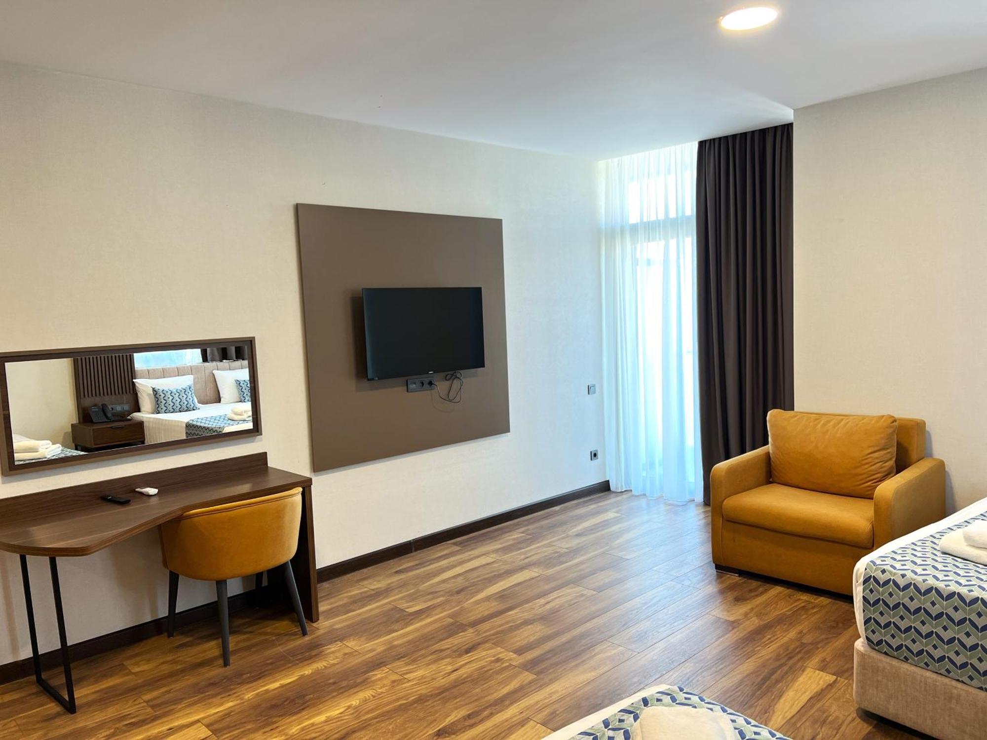Hotel Navi Batoumi Extérieur photo